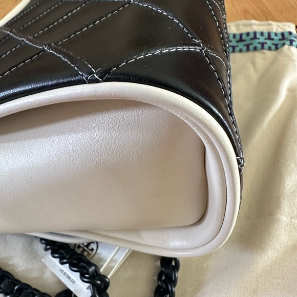 Fleming Soft Spectator Quilted  Leather Convertible Shoulder Bag. - Picture 4 of 11